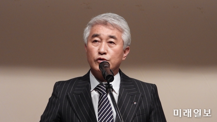 2일 오후 서울 중구 청소년수련관 내 청소년극장에서 개최된 '제9회 충무로단편영화제' 시상식에서 문종금 충무로단편영화제 자문위원인 (사)대한삼보연맹 회장이 축사를 하고 있다./사진=장건섭 기자
