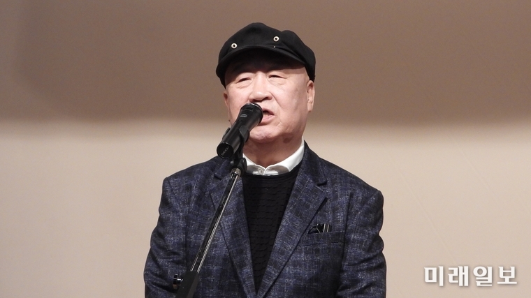 2일 오후 서울 중구 청소년수련관 내 청소년극장에서 개최된 '제9회 충무로단편영화제' 시상식에서 집행위원장인 김문옥 감독이 인사말을 하고 있다./사진=장건섭 기자